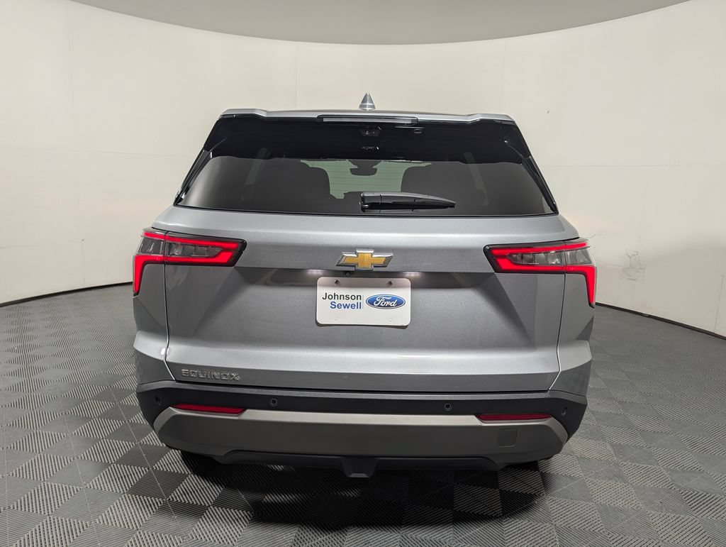 Used 2025 Chevrolet Equinox LT w/ Safety and Technology Package FWD image 6