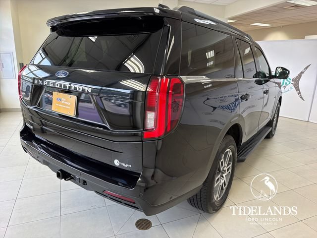 Certified 2025 Ford Expedition Active RWD image 9