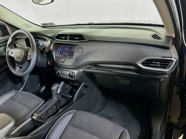 Used 2022 Chevrolet TrailBlazer LT w/ LPO, Blackout Package image 11