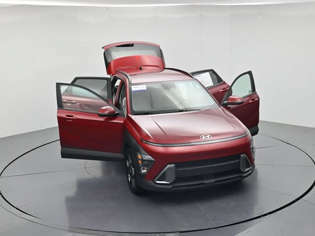 Used 2025 Hyundai Kona SEL FWD image 50
