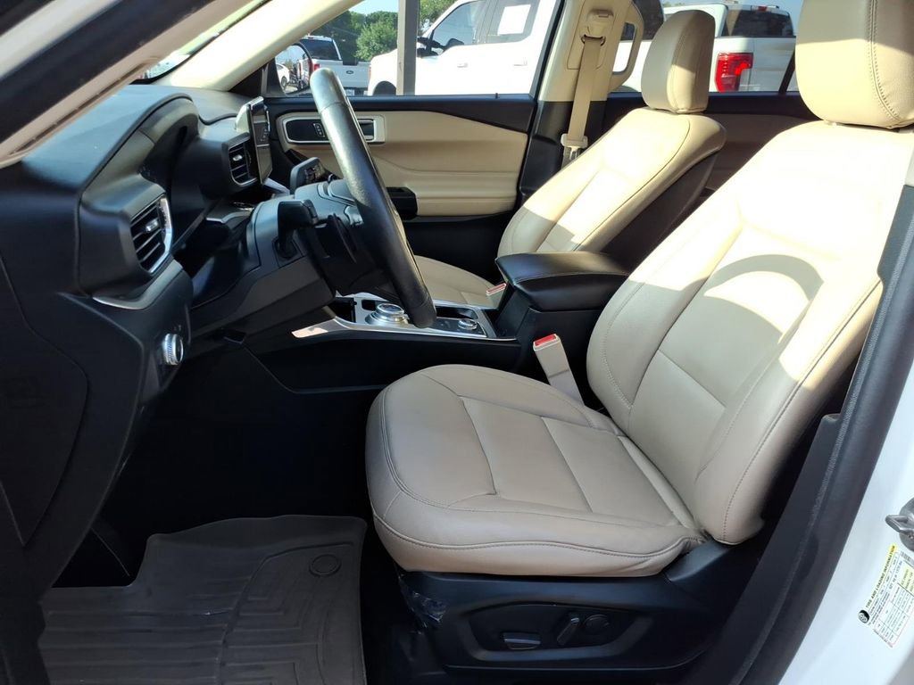 Certified 2020 Ford Explorer XLT w/ Equipment Group 202A AWD/4WD image 18