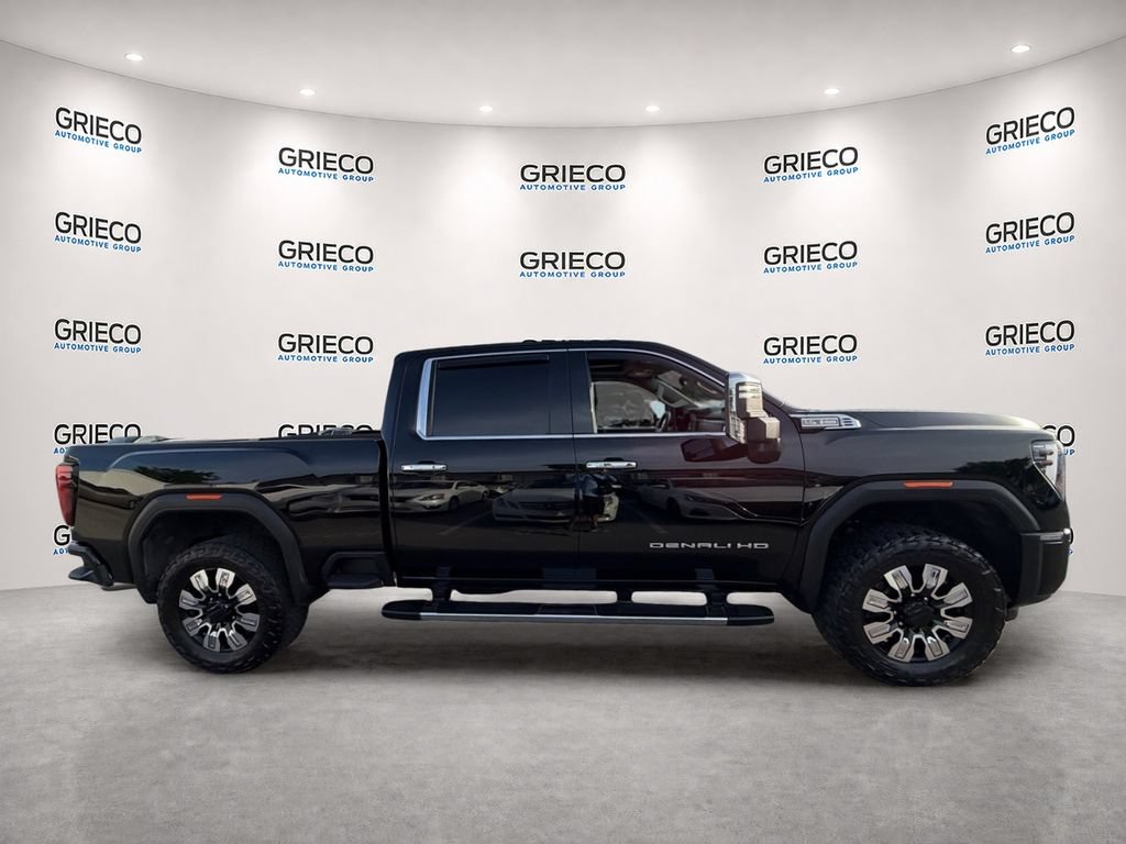 Used 2025 GMC Sierra 2500 Denali w/ Denali Reserve Package AWD/4WD image 8