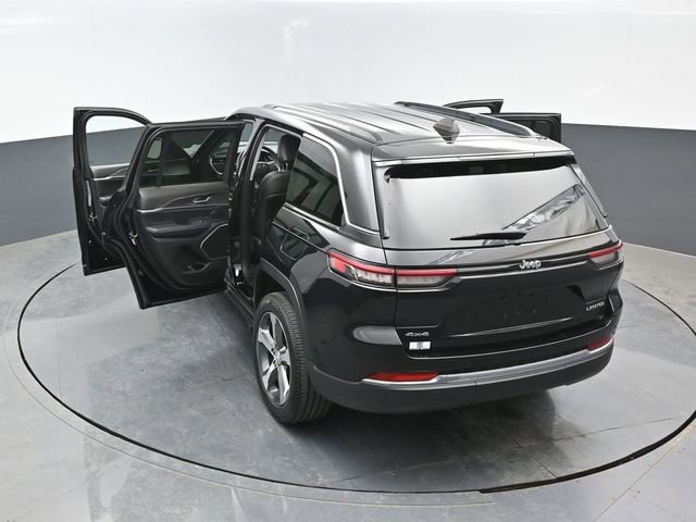Used 2023 Jeep Grand Cherokee Limited AWD/4WD image 27