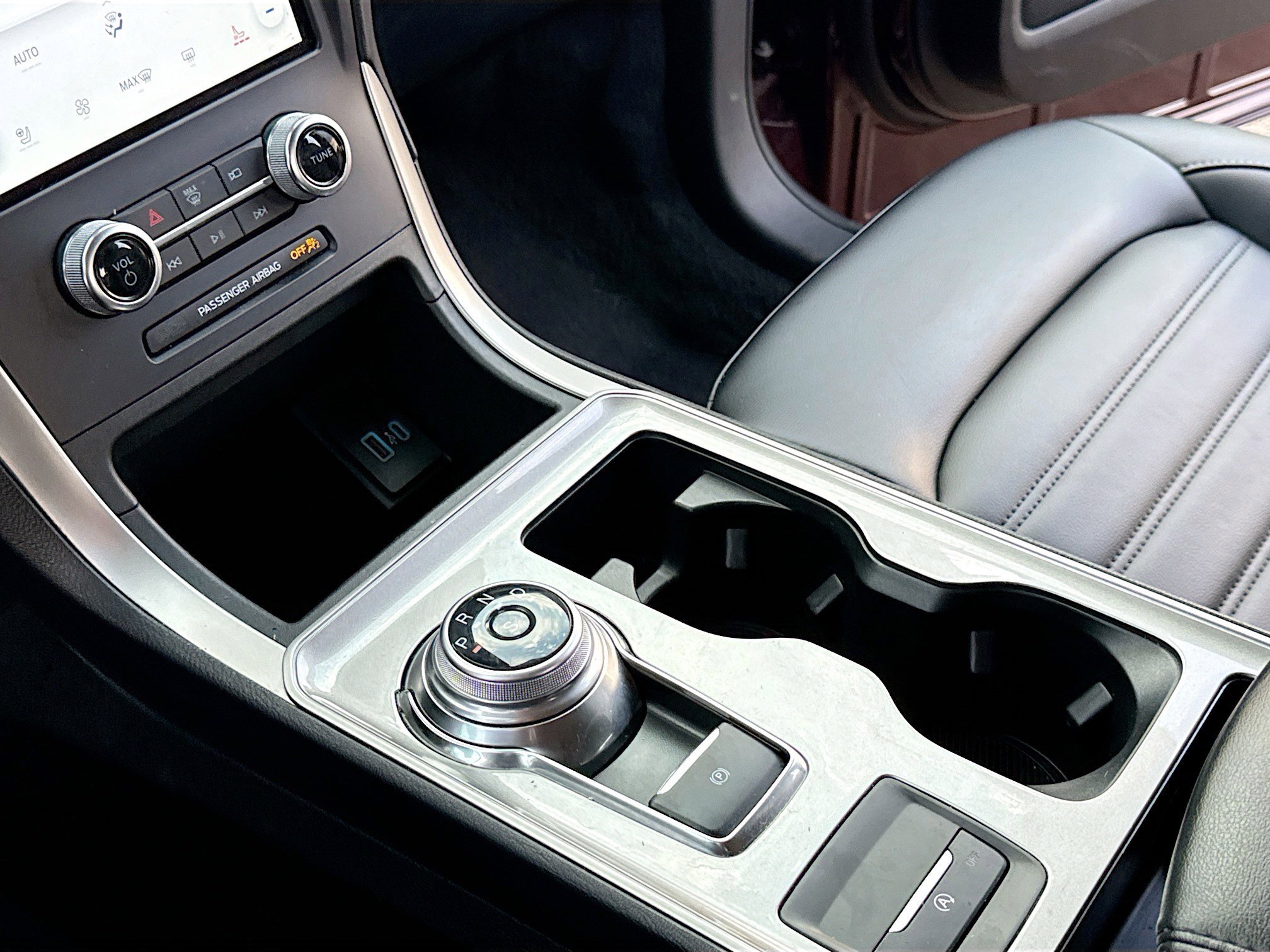 Certified 2024 Ford Edge SEL w/ Convenience Package image 11