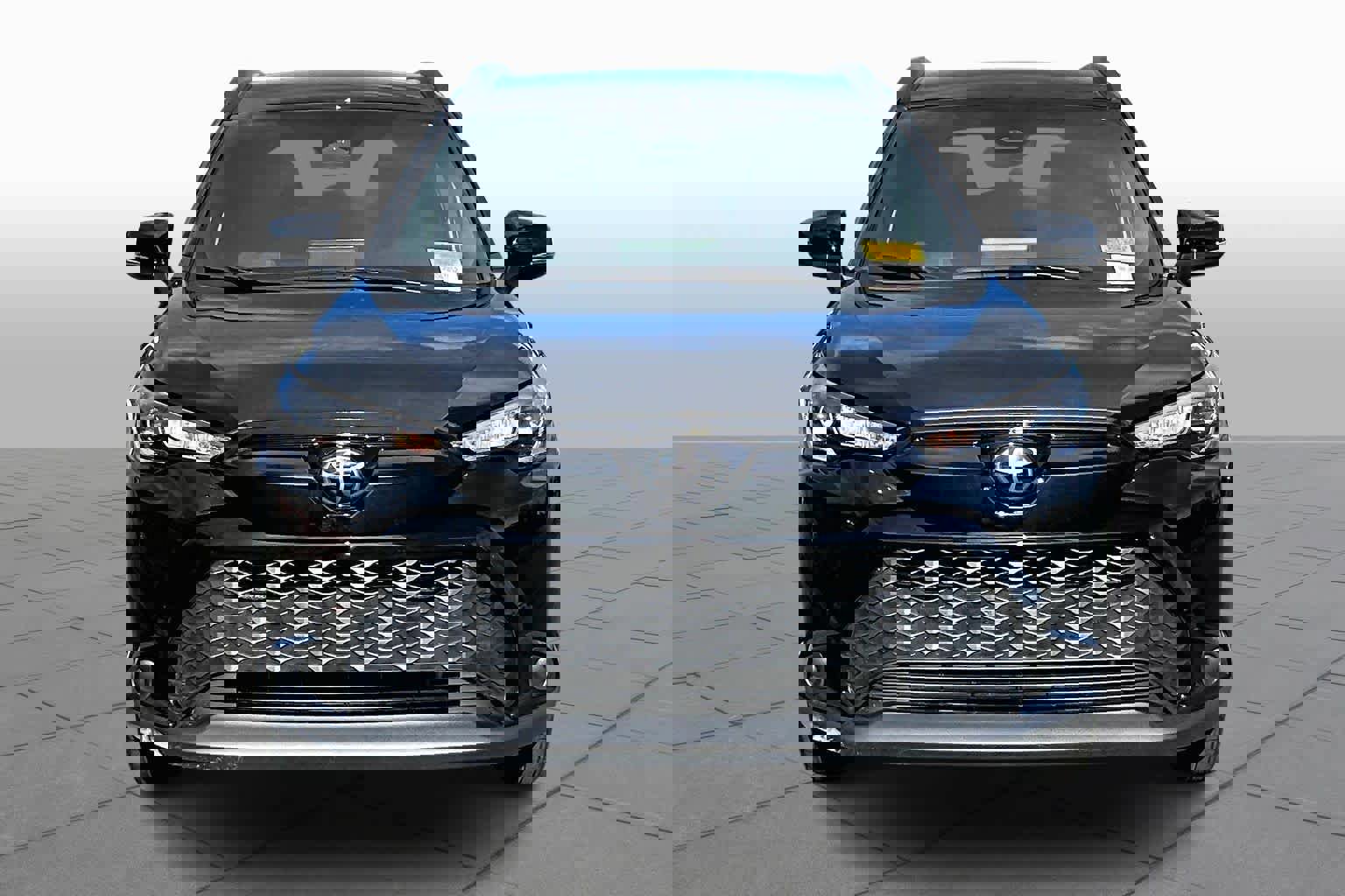 Used 2024 Toyota Corolla Cross SE image 6