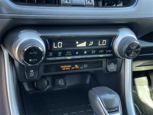 Used 2022 Toyota RAV4 XLE Premium image 14