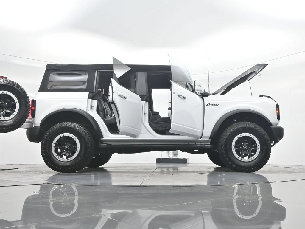 Certified 2024 Ford Bronco Outer Banks w/ Sasquatch Package AWD/4WD image 45