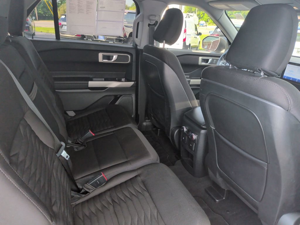 Certified 2020 Ford Explorer XLT w/ Comfort Package AWD/4WD image 17