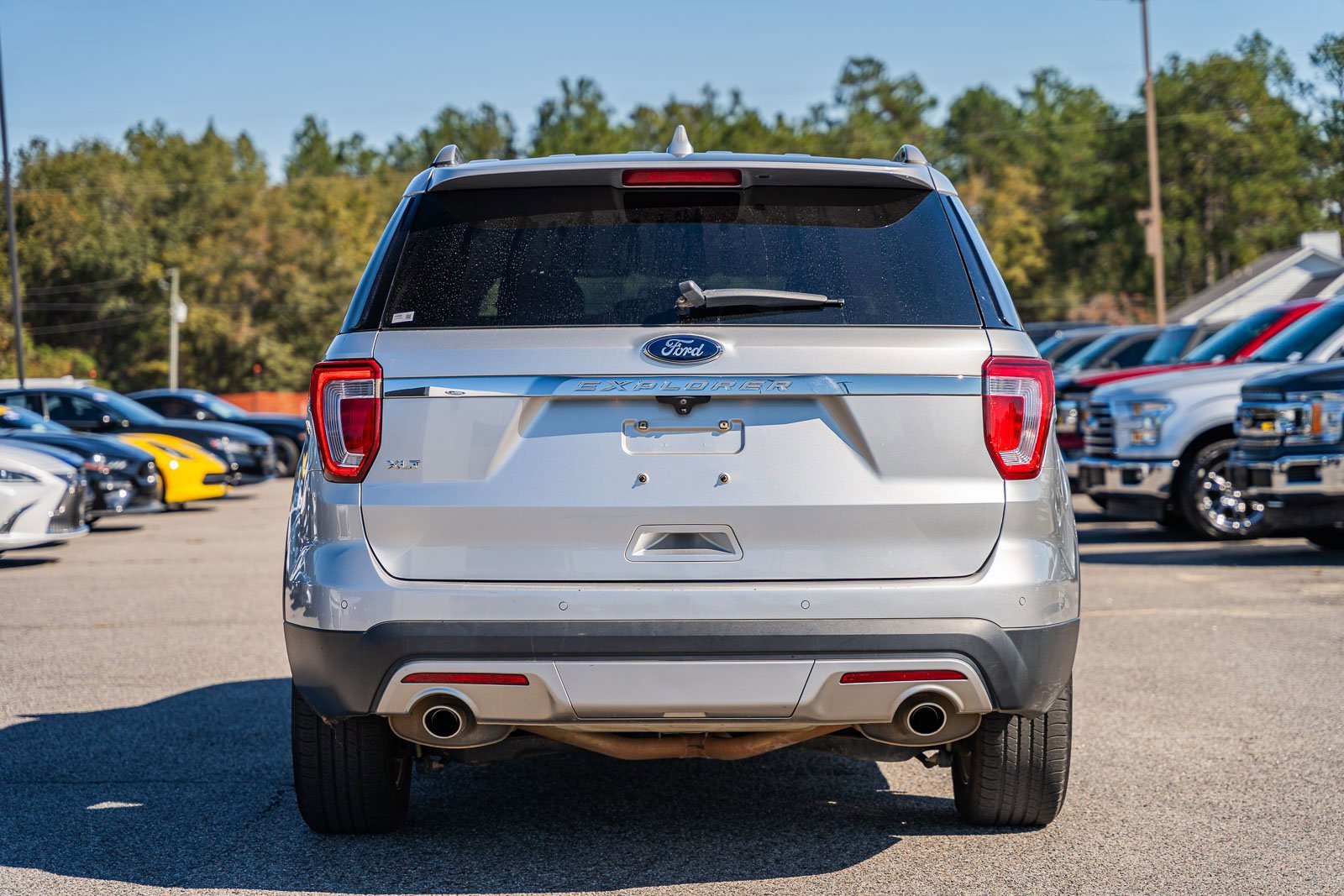 Certified 2017 Ford Explorer XLT w/ Equipment Group 202A image 4