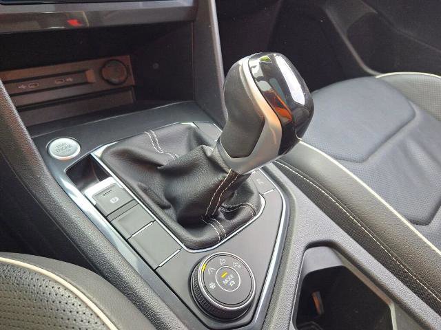 Used 2023 Volkswagen Tiguan SEL R-Line image 27