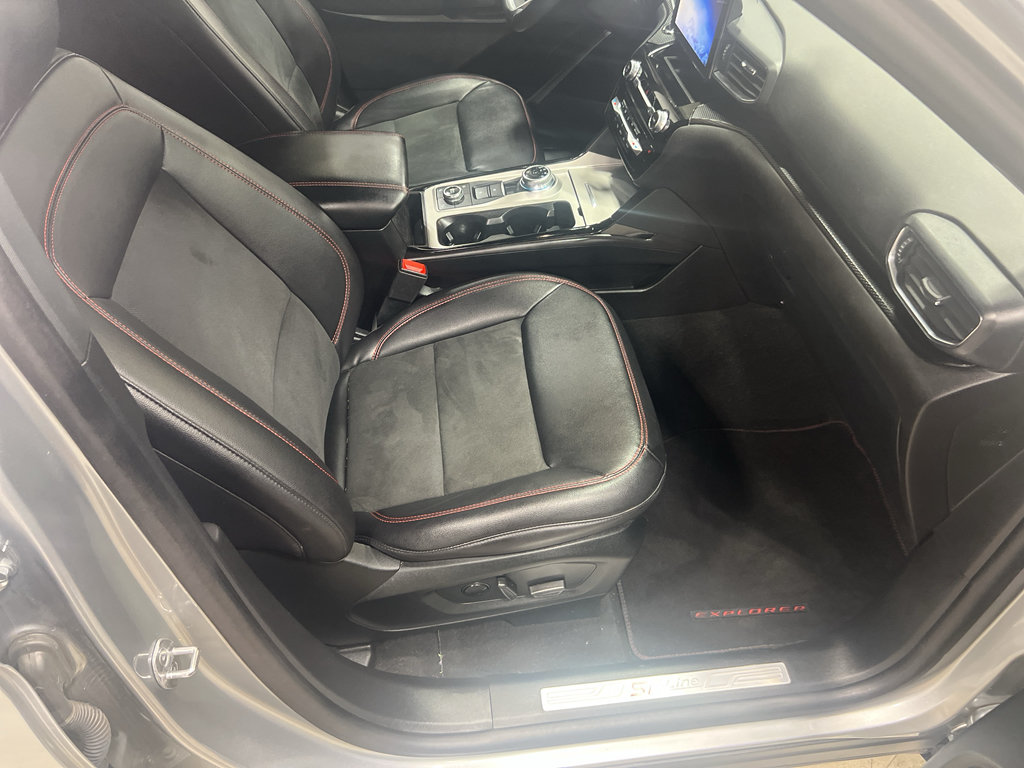 Certified 2024 Ford Explorer ST-Line w/ Class IV Trailer Tow Package AWD/4WD image 22