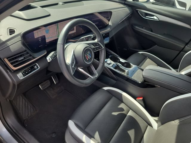 Used 2025 Buick Envision Sport Touring AWD/4WD image 17