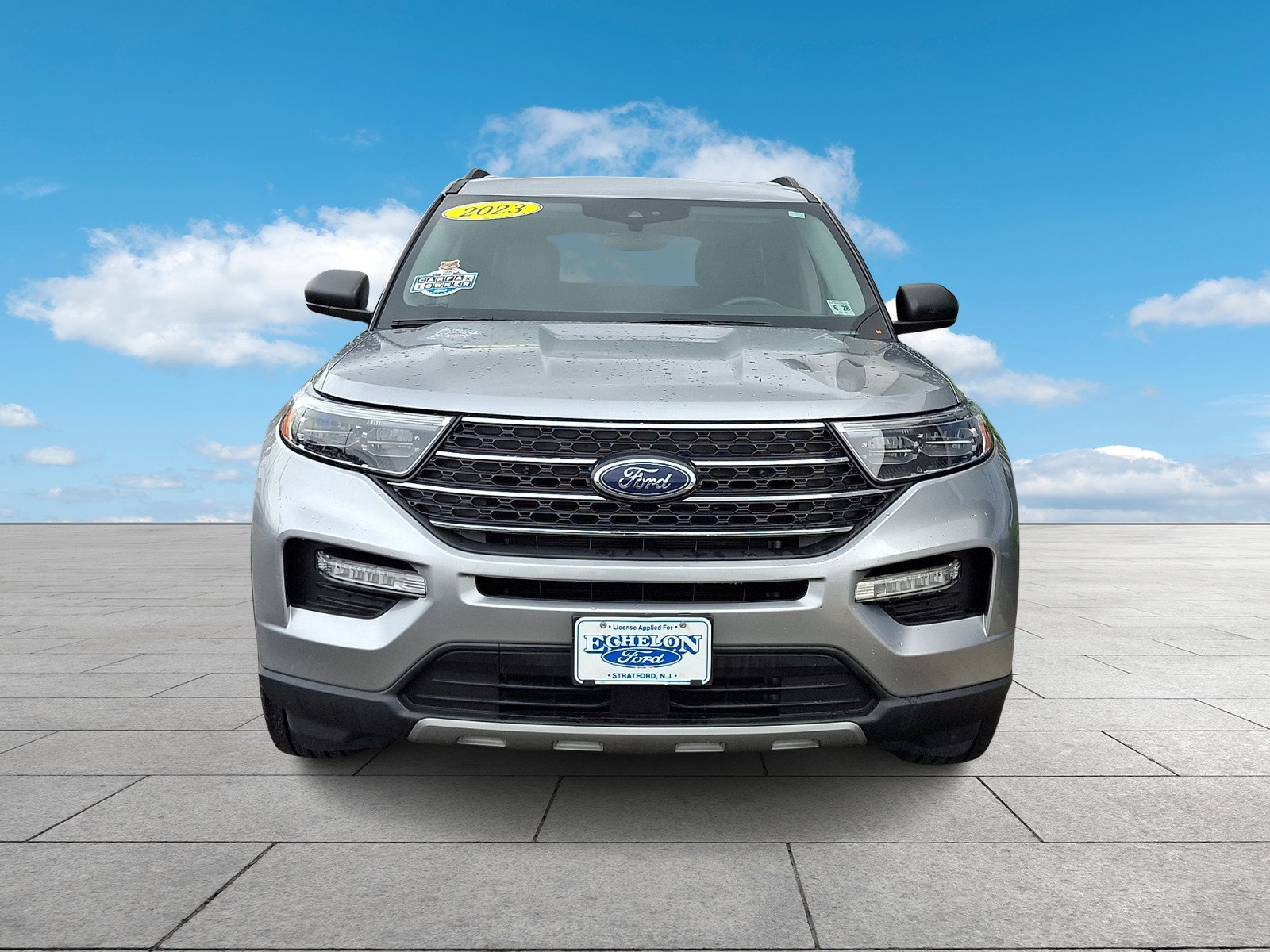 Certified 2023 Ford Explorer XLT w/ Equipment Group 202A AWD/4WD image 2