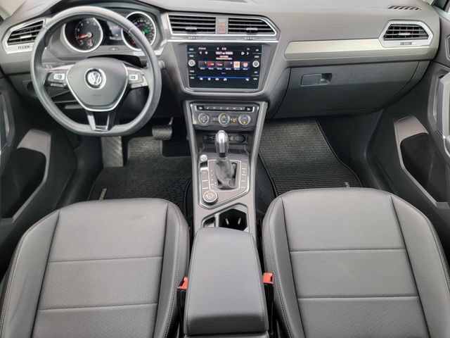Used 2020 Volkswagen Tiguan SE AWD/4WD image 25