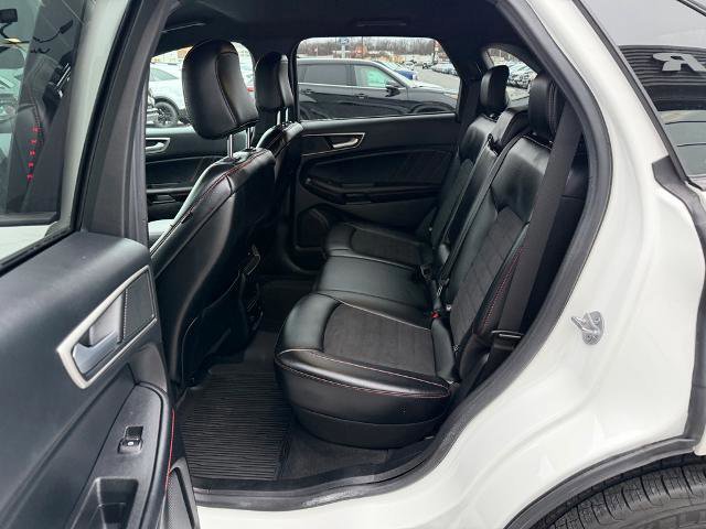 Certified 2024 Ford Explorer XLT w/ Equipment Group 202A image 13