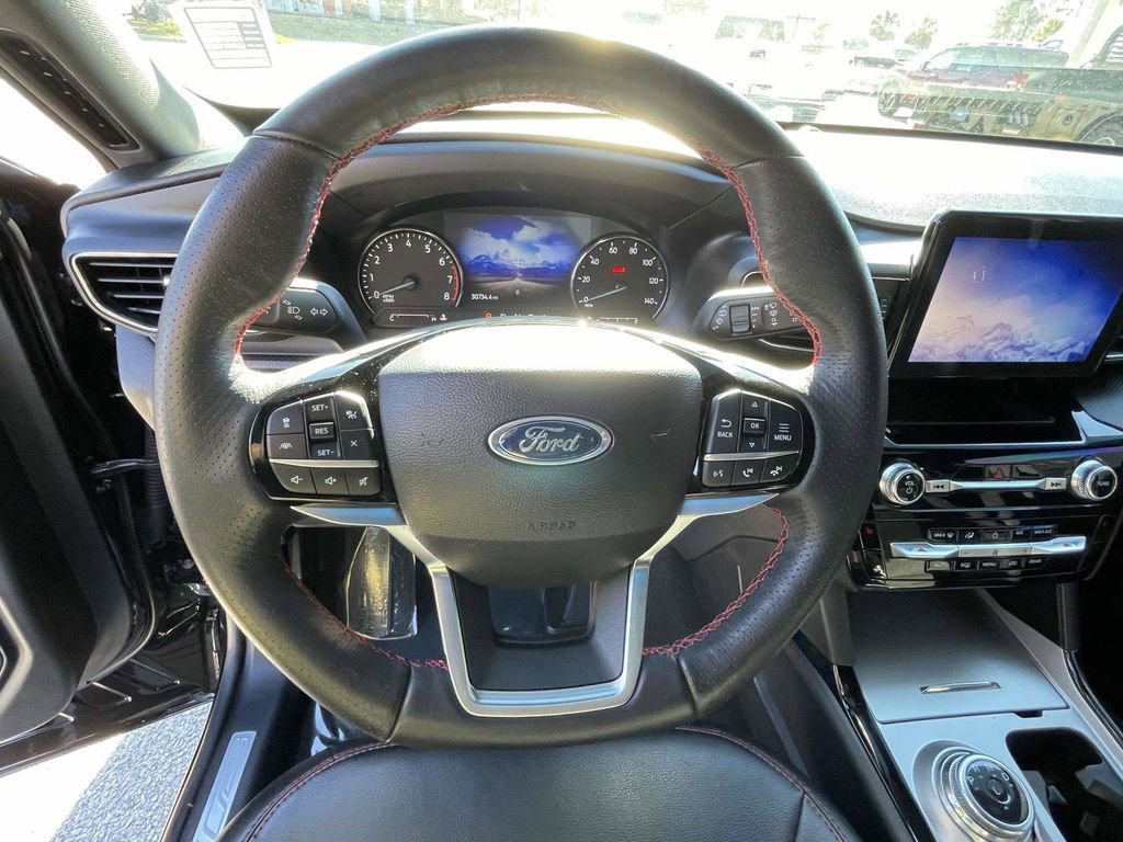 Certified 2023 Ford Explorer ST-Line w/ Class IV Trailer Tow Package image 19