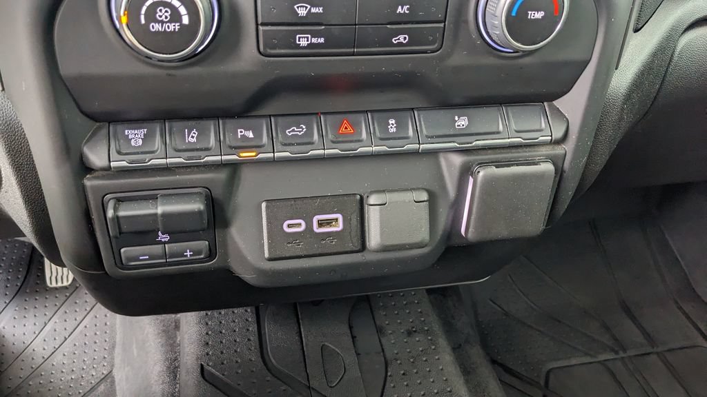 Used 2025 Chevrolet Silverado 2500 Custom w/ Custom Value Package AWD/4WD image 28