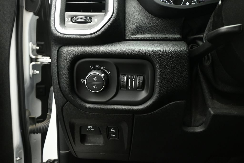 Used 2021 RAM 1500 Laramie RWD image 10