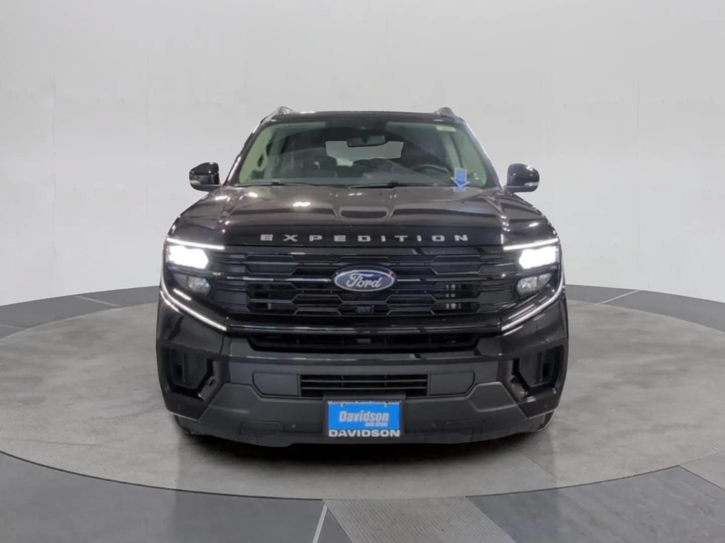 Certified 2025 Ford Expedition Active AWD/4WD image 11