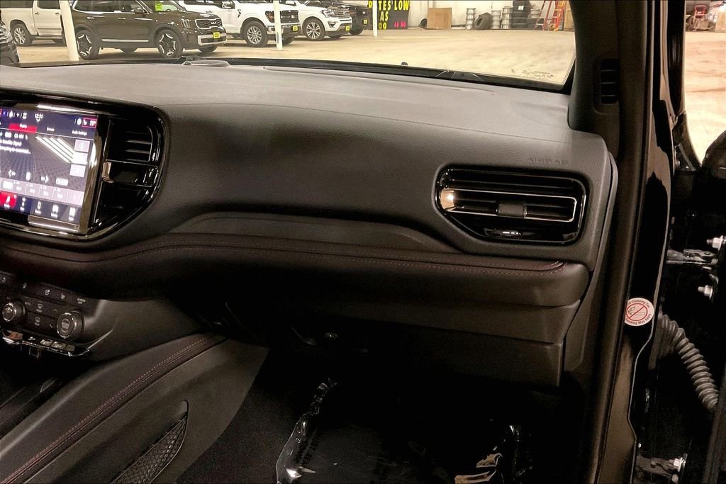 Used 2025 Dodge Durango GT AWD/4WD image 15