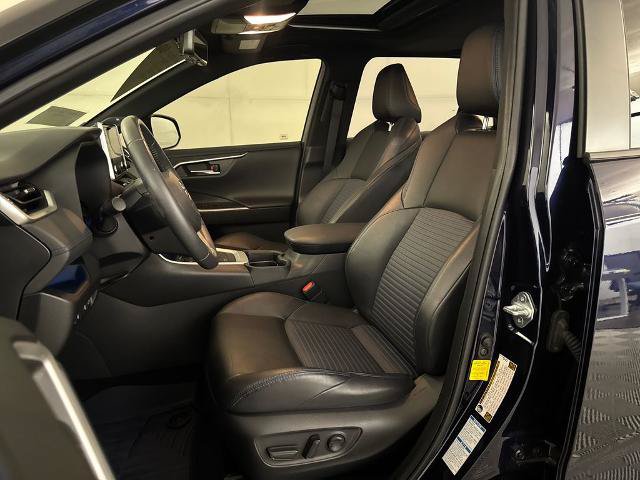 Used 2019 Toyota RAV4 XSE w/ XSE Weather Package AWD/4WD image 18