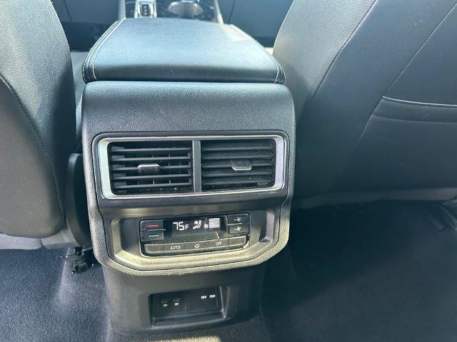 Used 2025 Volkswagen Atlas SE FWD image 17