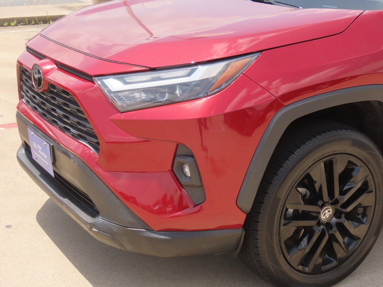 Used 2022 Toyota RAV4 XLE Premium FWD image 3
