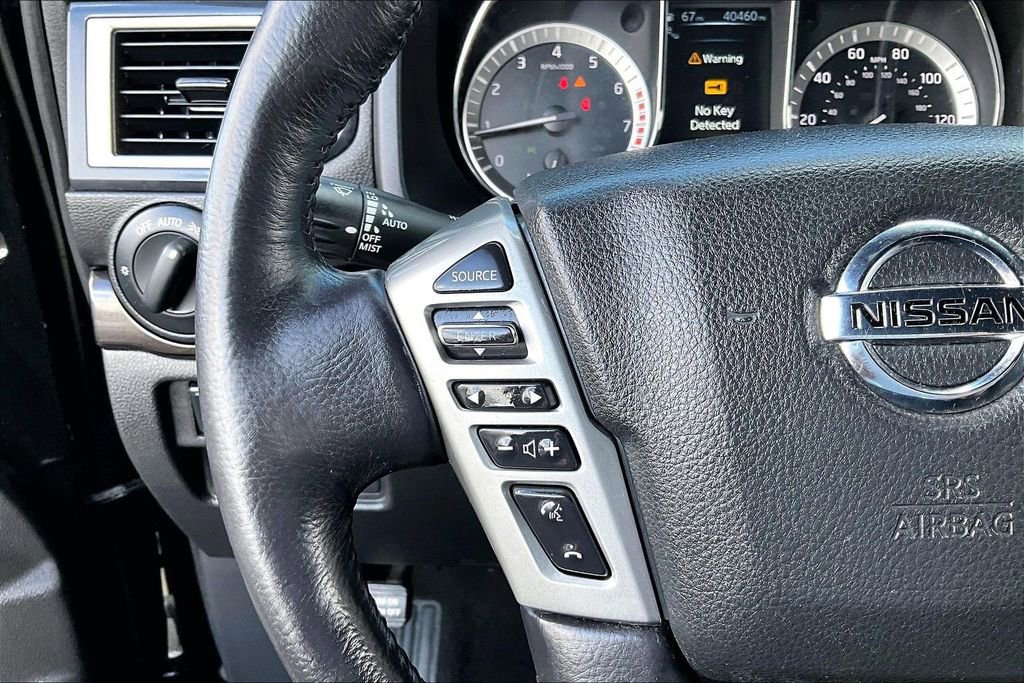 Used 2018 Nissan Titan SV w/ SV Convenience Package image 17