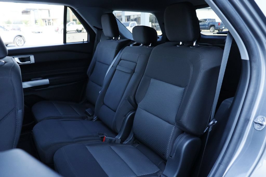 Certified 2024 Ford Explorer XLT RWD image 23