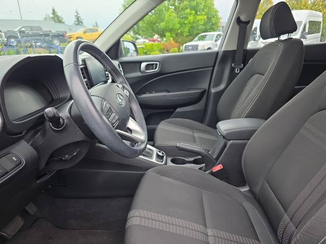 Used 2023 Hyundai Venue SEL FWD image 6