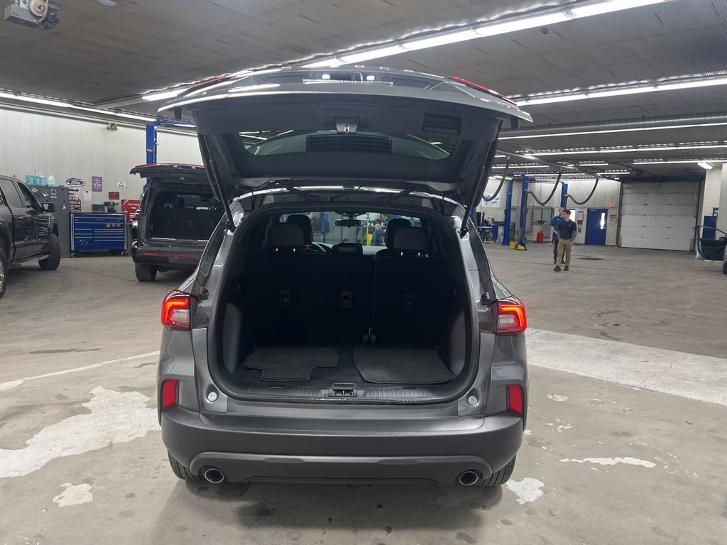Certified 2025 Ford Escape ST-Line image 12