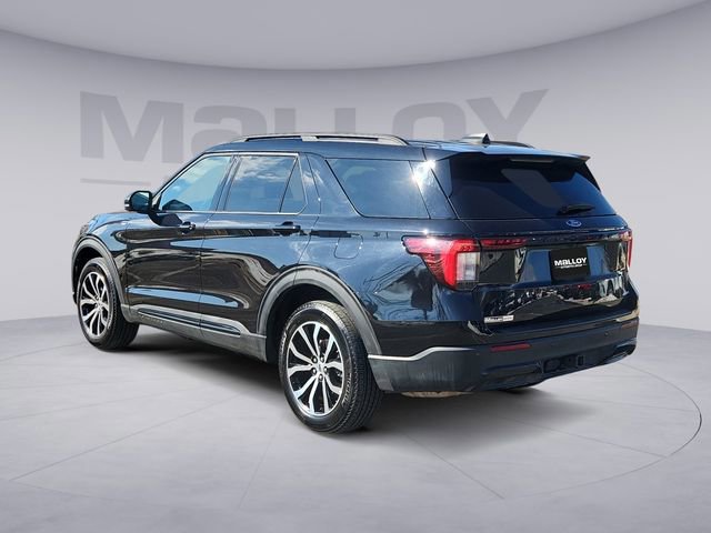 Certified 2025 Ford Explorer ST-Line image 4
