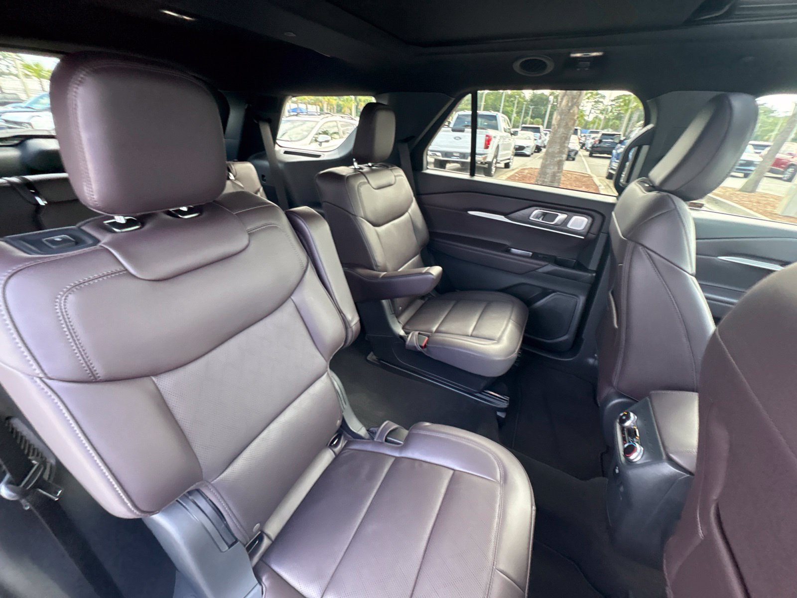 Certified 2025 Ford Explorer Platinum RWD image 20