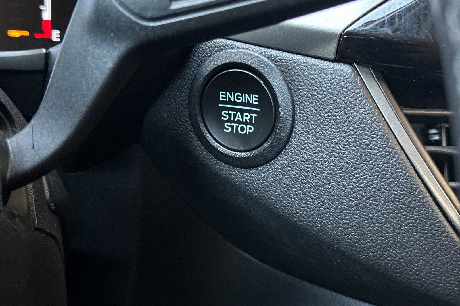 Certified 2024 Ford Escape Active FWD image 21
