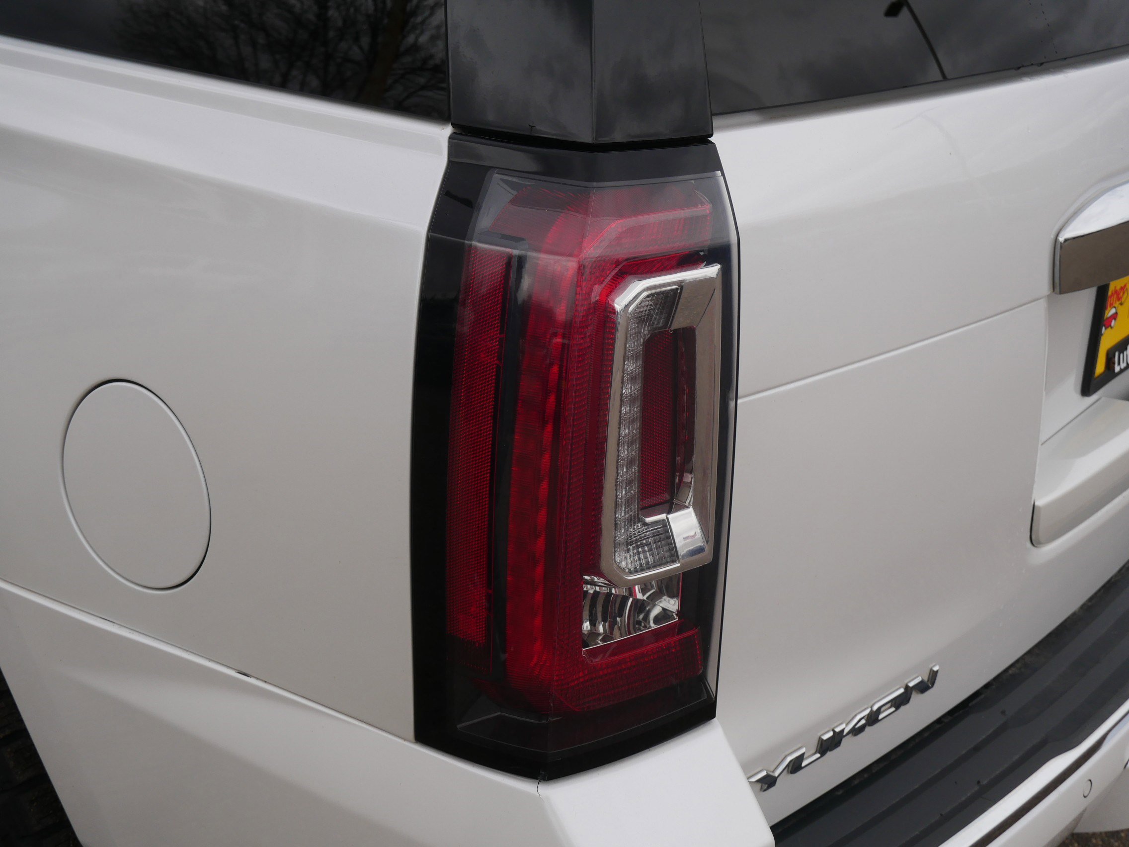 Used 2018 GMC Yukon Denali w/ Enhanced Security Package image 17