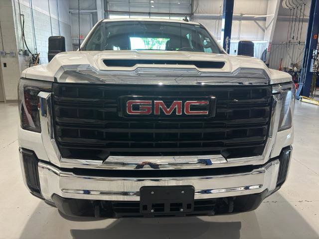 Used 2024 GMC Sierra 2500 Pro AWD/4WD image 2