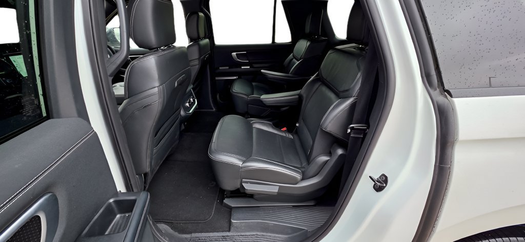 Certified 2025 Ford Expedition Max Platinum w/ Stealth Appearance Package AWD/4WD image 18