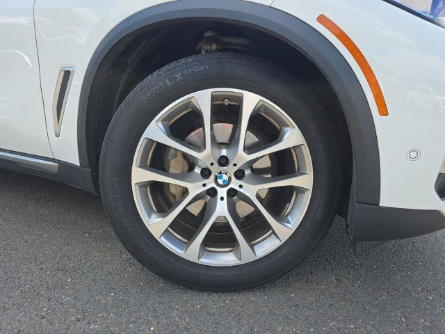 Used 2022 BMW X5 xDrive40i w/ Premium Package AWD/4WD image 11