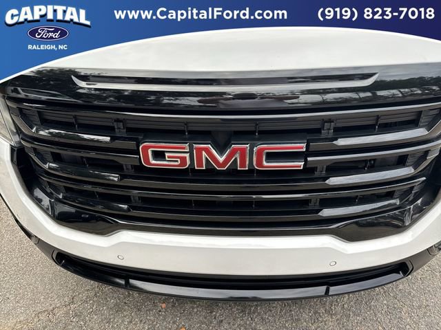 Used 2023 GMC Acadia SLE w/ Driver Convenience Package image 10