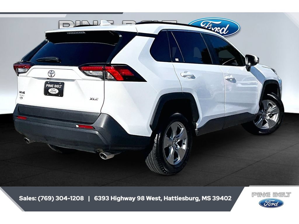 Used 2024 Toyota RAV4 XLE FWD image 12