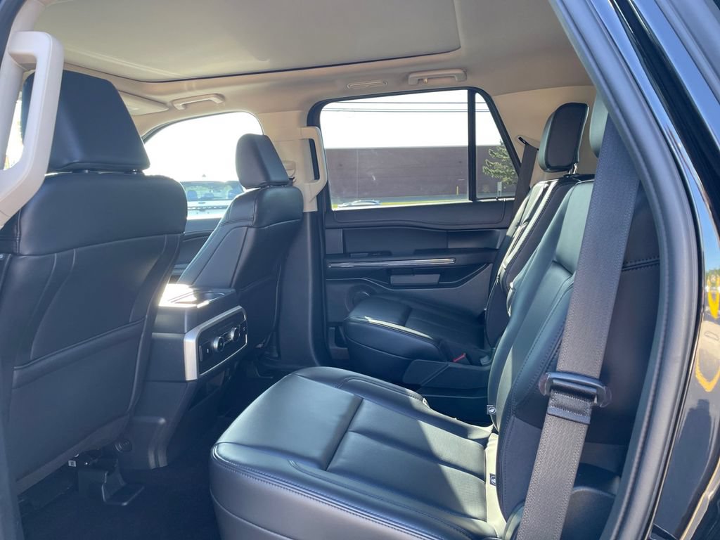 Certified 2024 Ford Expedition XLT AWD/4WD image 14