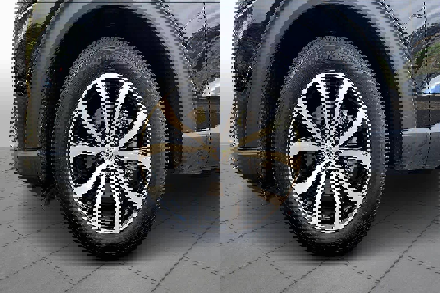 Certified 2025 Ford Explorer ST-Line image 11