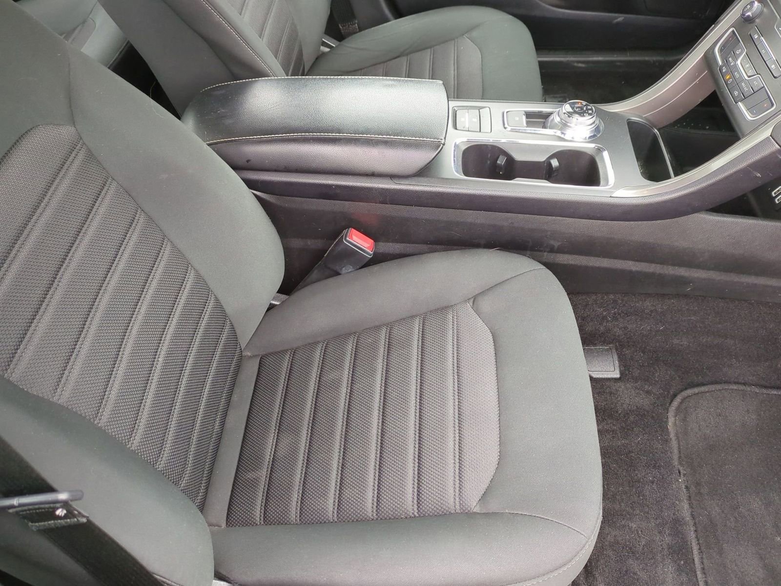 Certified 2020 Ford Fusion SE image 23