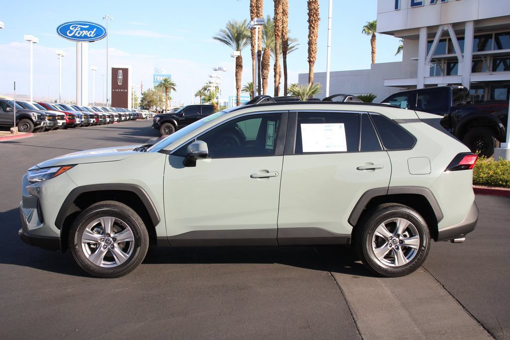 Used 2023 Toyota RAV4 XLE AWD/4WD image 4