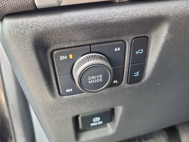 Certified 2025 Ford Expedition Active image 17