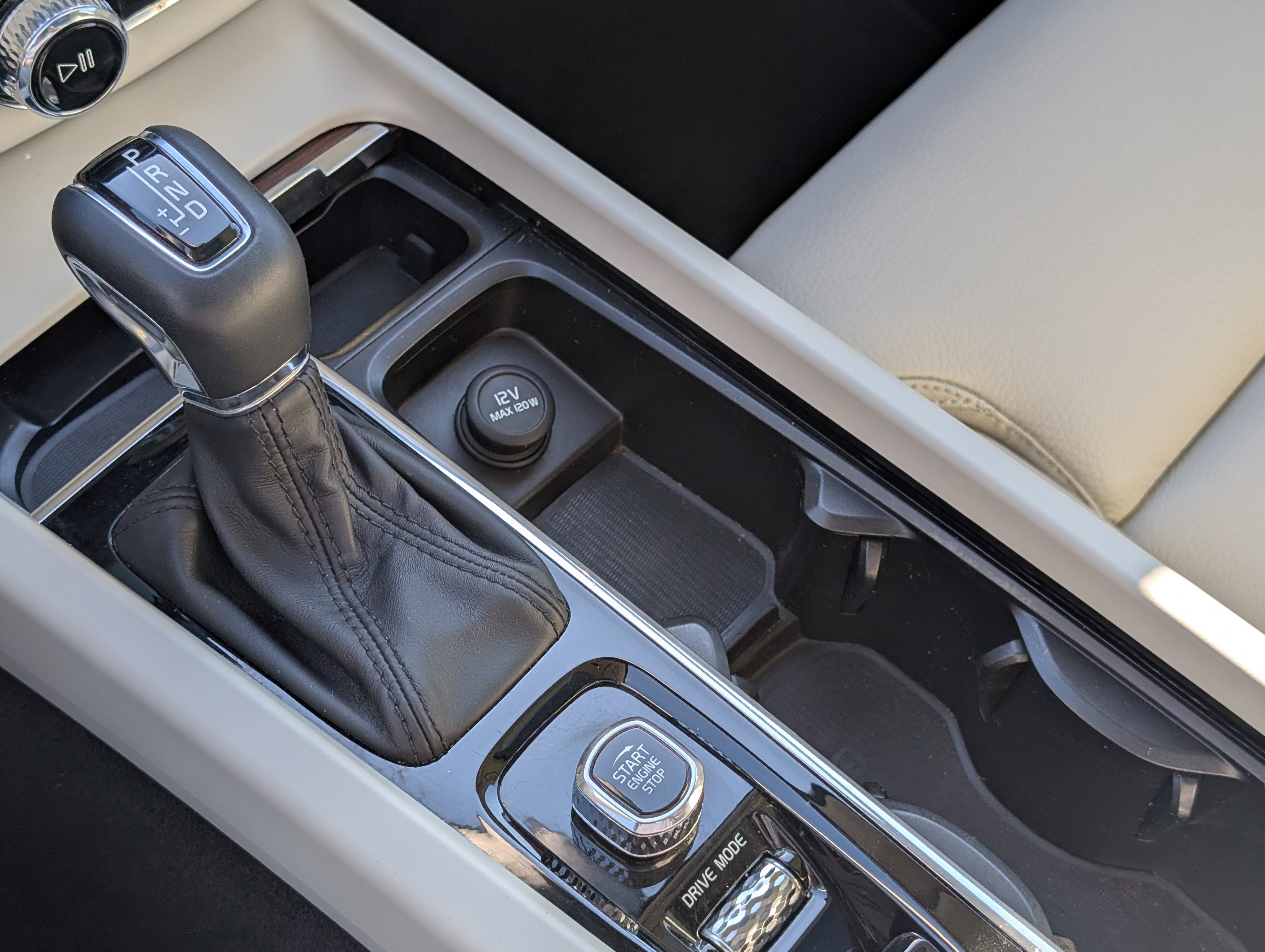 Used 2020 Volvo XC60 T5 Inscription w/ Protection Package Premier image 29