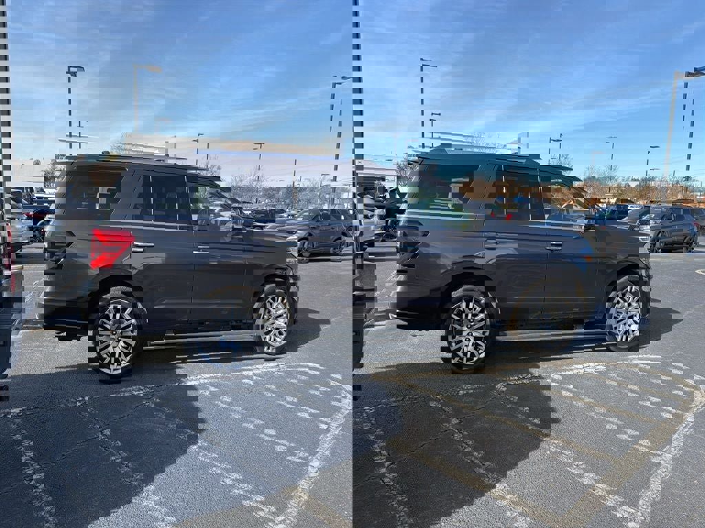 Certified 2024 Ford Expedition Limited image 4