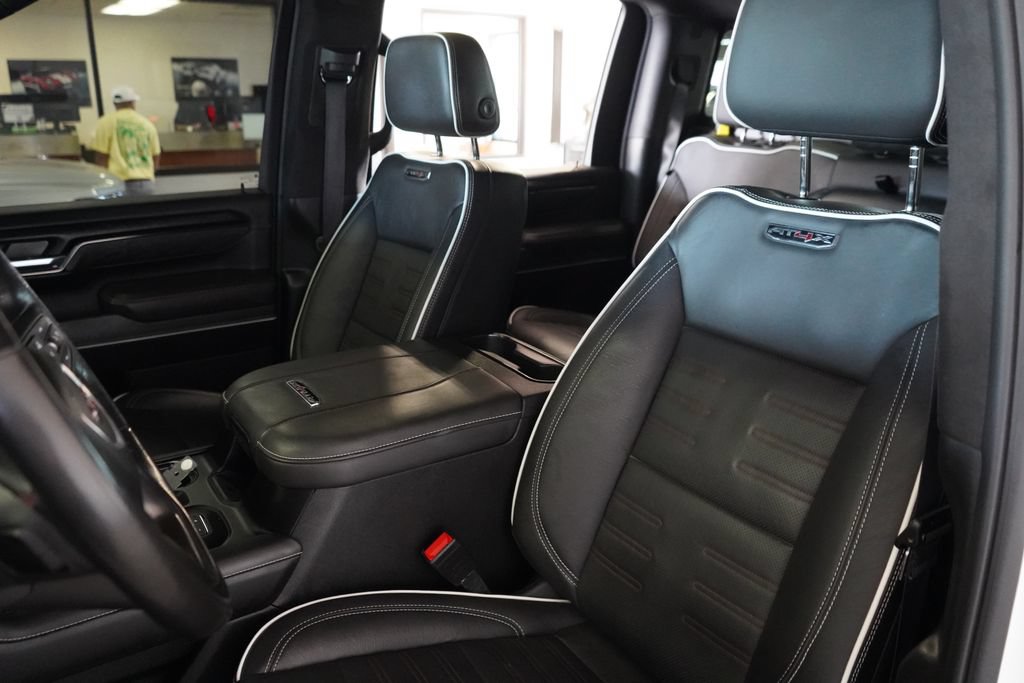 Used 2024 GMC Sierra 2500 AT4X AWD/4WD image 27