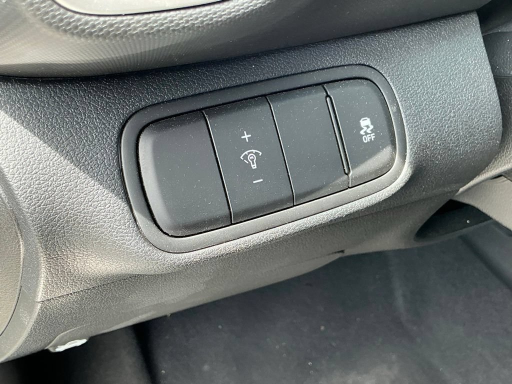 Used 2025 Hyundai Venue SEL FWD image 35