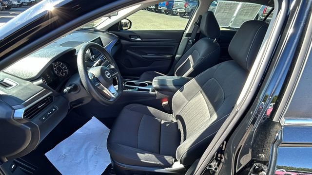 Used 2024 Nissan Altima 2.5 SV FWD image 17